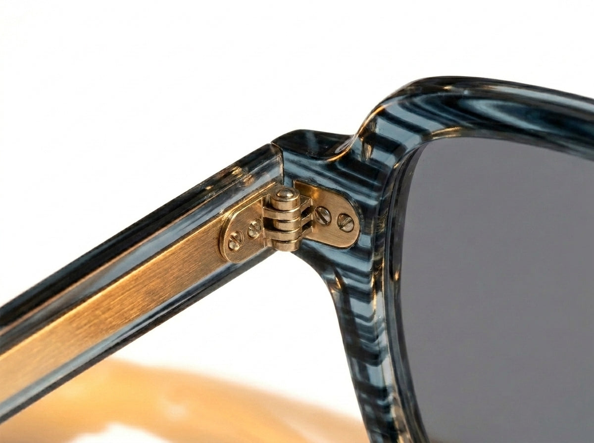 Lunettes de soleil carrées d'inspiration vintage Moscot – Rayures bleues et touches dorées
