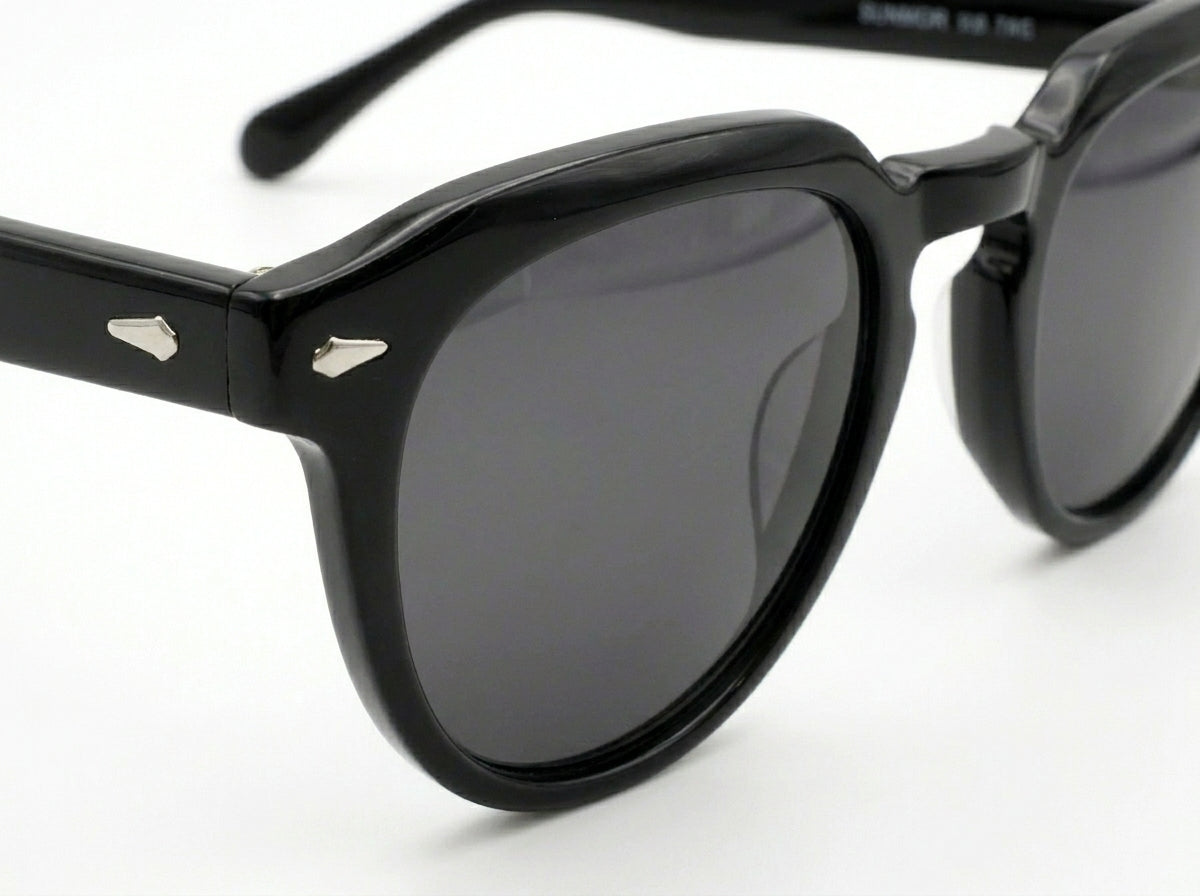 Lunettes de soleil rondes classiques pour l'été – Monture noire et verres teintés