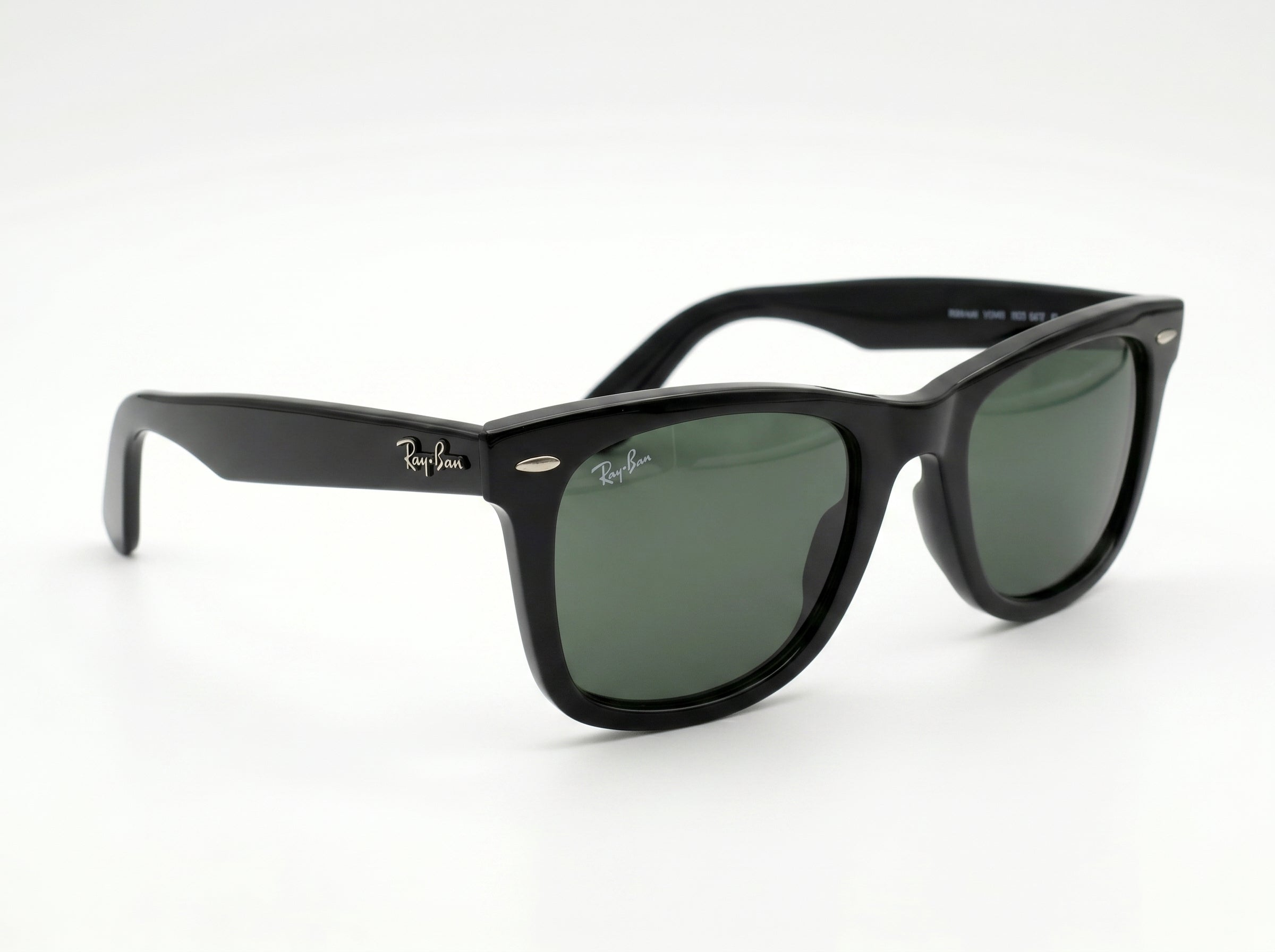 Ray-Ban Original Wayfarer 2140 – Monture noire classique et verres verts G-15