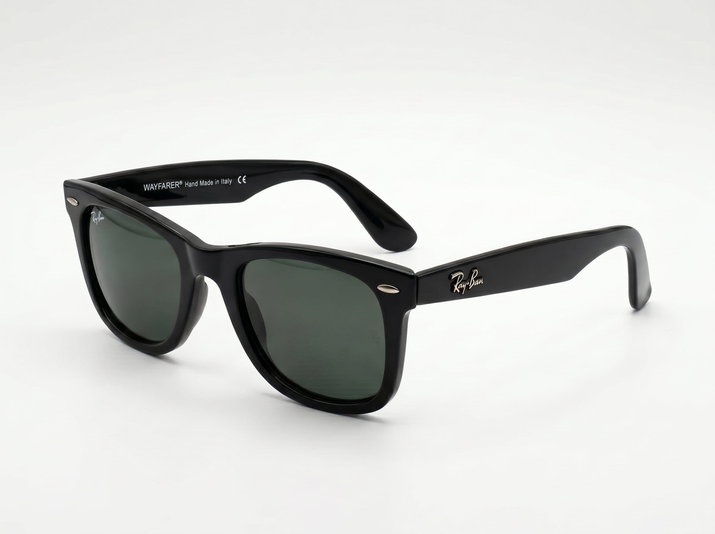Ray-Ban Original Wayfarer 2140 – Classic Black Frame & G-15 Green Lens