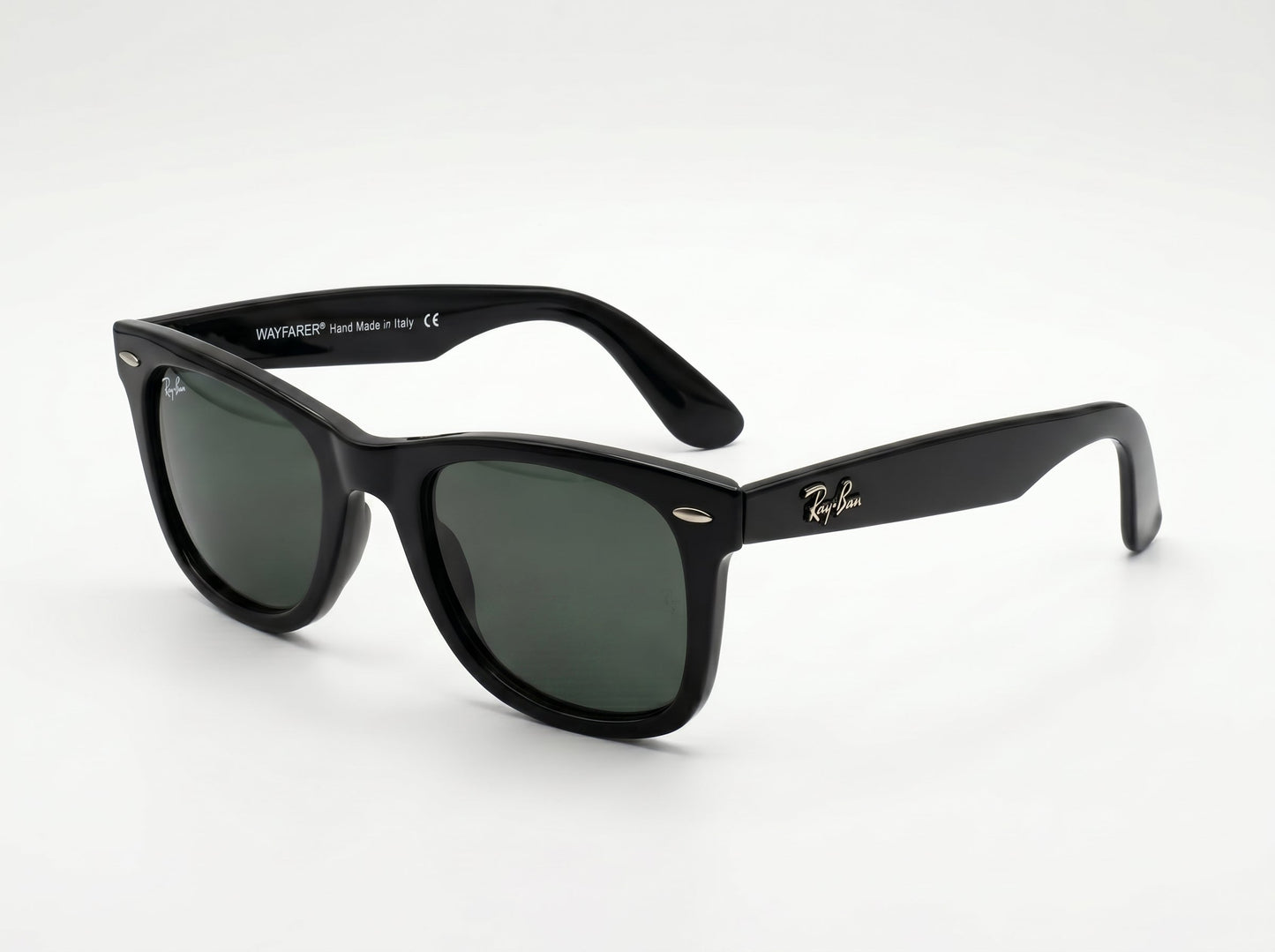 Ray-Ban Original Wayfarer 2140 – Classic Black Frame & G-15 Green Lens